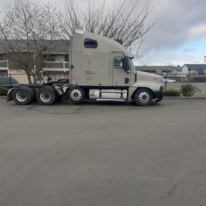 Meet your Posher, Travis